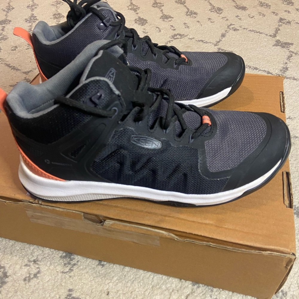 Keen Black and Orange Explore Vent Mid Ankle Hiking Boot Womens 9